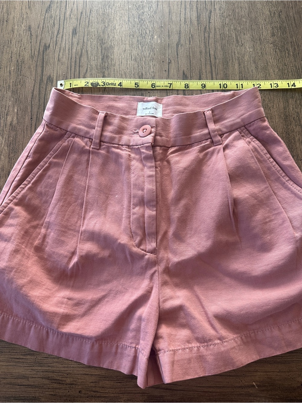 Aritzia Women’s High-Rise Pleated Shorts - Pink